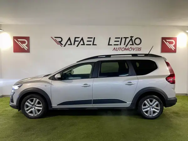 Dacia Jogger 2023 - 16450 EUR, 81000 km - AUTO.MOTO.pt - 81000km - foto 11 de 31