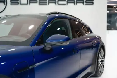 Porsche Taycan 2021 — foto 5 de 60