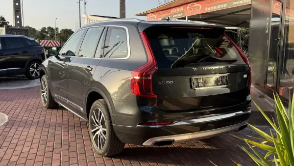Volvo XC 90 2021 - 43990 EUR, 104000 km - AUTO.MOTO.pt - 104000km - foto 9 de 47