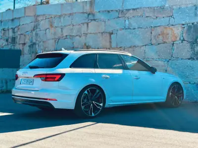 Audi A4 Avant 2017 - 27900 EUR, 164000 km - AUTO.MOTO.pt - 164000km - foto 9 de 70