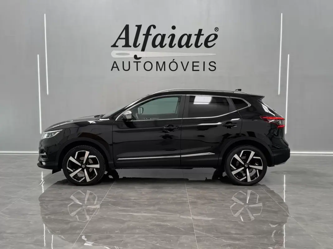 Nissan Qashqai 2017 - 16890 EUR, 117000 km - AUTO.MOTO.pt - 117000km - foto 2 de 6