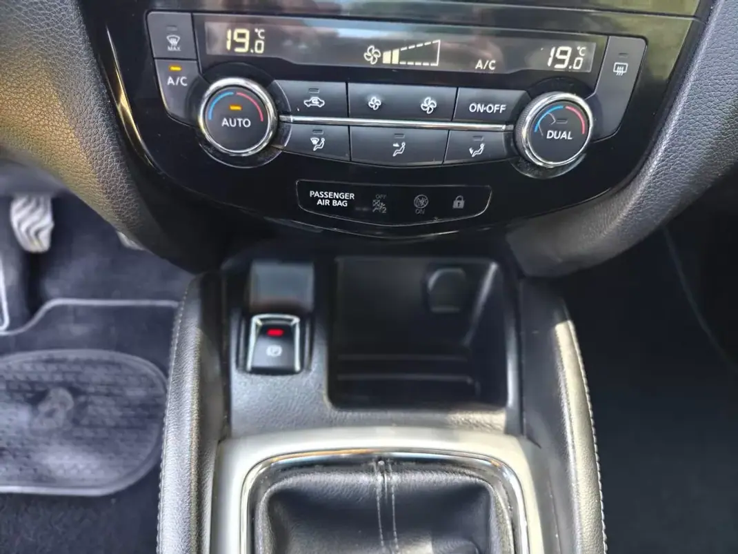 Nissan Qashqai 2016 - 13490 EUR, 159600 km - AUTO.MOTO.pt - 159600km - foto 36 de 39