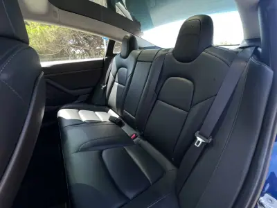 Tesla Model 3 2019 - 21900 EUR, 144900 km - AUTO.MOTO.pt - 144900km - foto 12 de 27