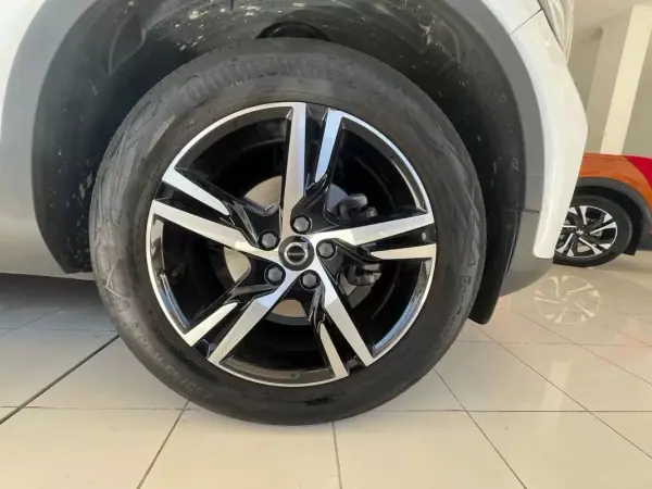 Volvo XC 40 2023 - 36900 EUR, 26000 km - AUTO.MOTO.pt - 26000km - foto 17 de 22
