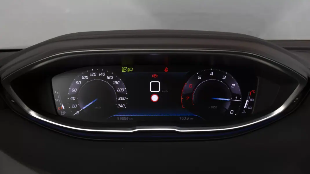 Peugeot 3008 2022 - 21750 EUR, 58000 km - AUTO.MOTO.pt - 58000km - foto 25 de 35