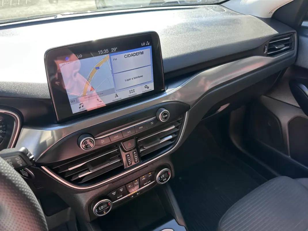 Ford Focus 2018 - 10900 EUR, 100000 km - AUTO.MOTO.pt - 100000km - foto 17 de 35