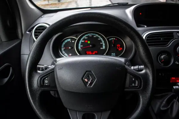 Renault Kangoo E-Tech Confort 2020 - 9990 EUR, 57785 km - AUTO.MOTO.pt - 57785km - foto 13 de 28