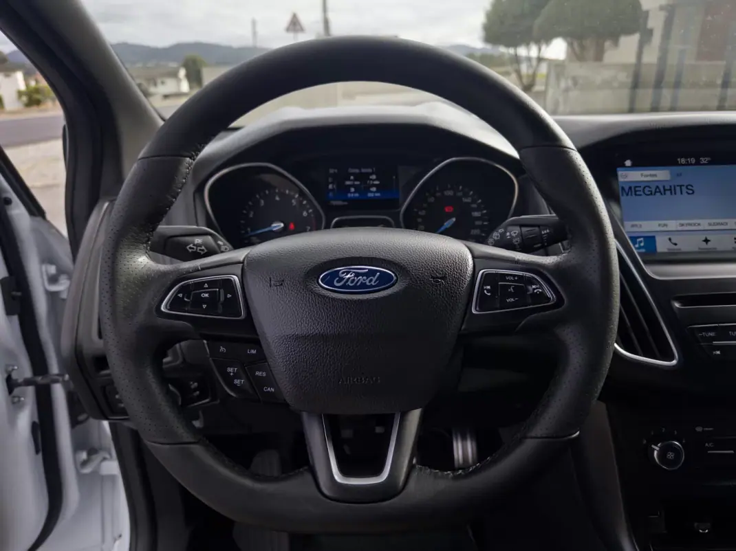 Ford Focus 2017 - 12990 EUR, 79000 km - 79000km - foto 15 de 16