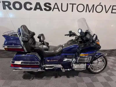 Honda Gold Wing 2000 - 8750 EUR, 84000 km - AUTO.MOTO.pt - 84000km - foto 8 de 28