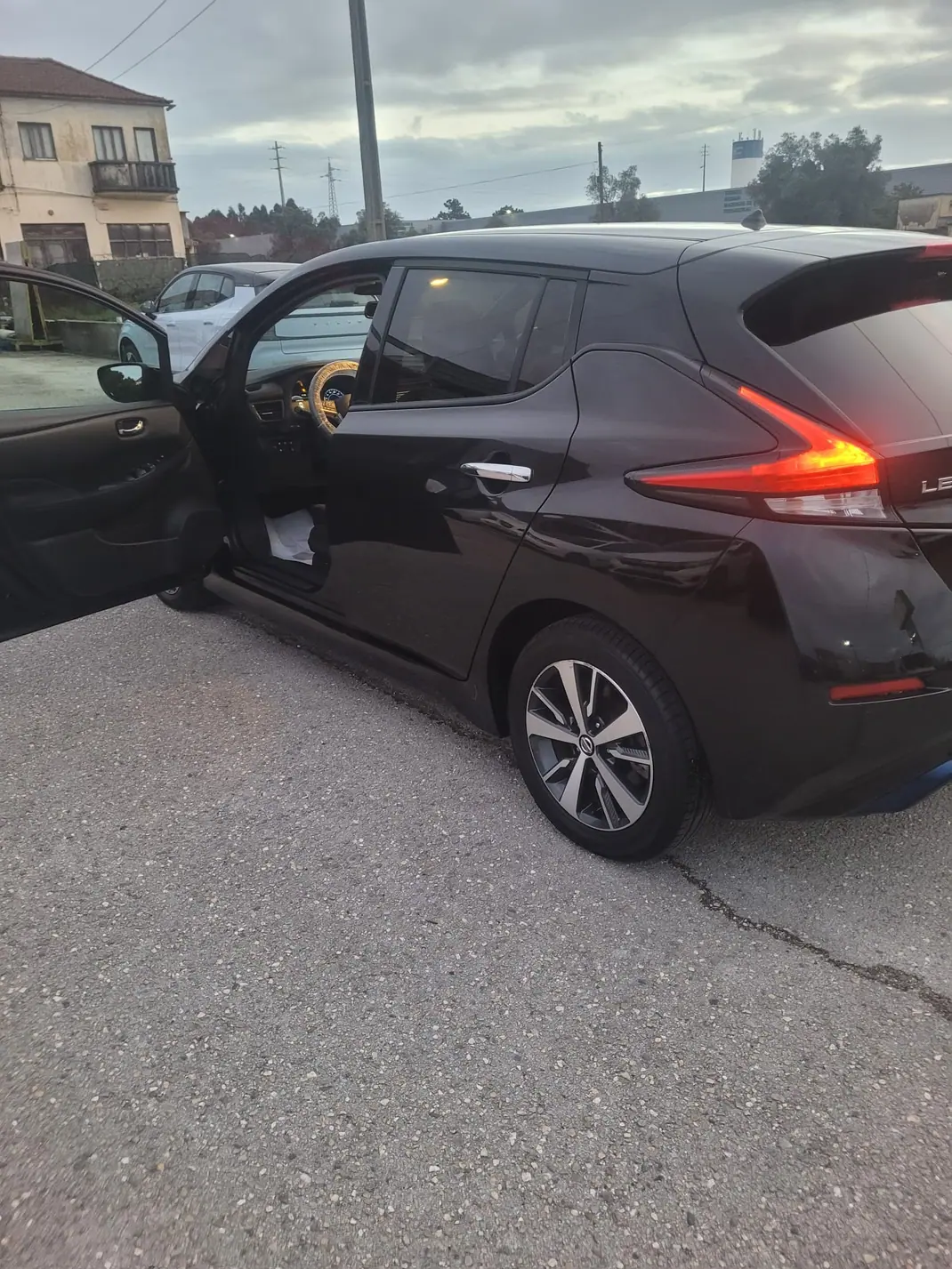 Nissan Leaf 2021 - 18000 EUR, 23400 km - AUTO.MOTO.pt - 23400km - foto 7 de 11
