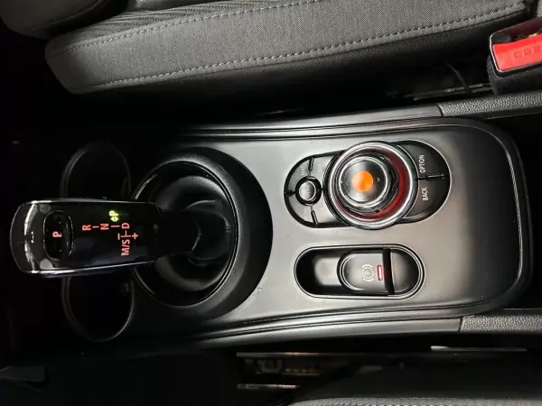 MINI Countryman 2021 - 26800 EUR, 51000 km - AUTO.MOTO.pt - 51000km - foto 16 de 17