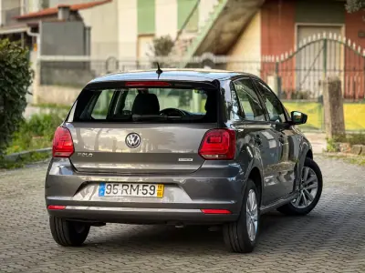 Volkswagen Polo 2016 - 9590 EUR, 130000 km - AUTO.MOTO.pt - 130000km - foto 2 de 12