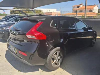 Volvo V40 2012 - 6900 EUR, 250000 km - AUTO.MOTO.pt - 250000km - foto 6 de 13