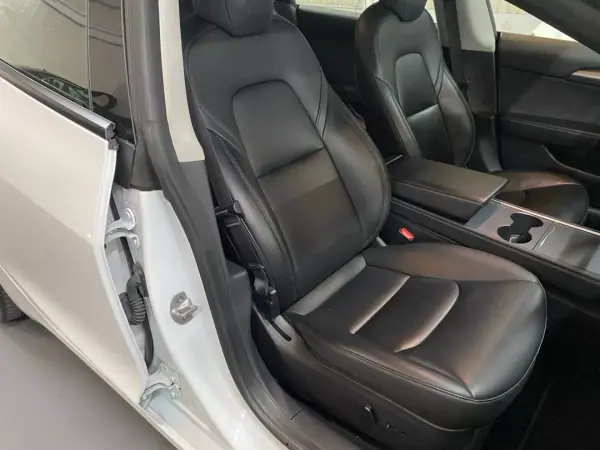 Tesla Model 3 2022 - 35950 EUR, 86200 km - AUTO.MOTO.pt - 86200km - foto 17 de 19