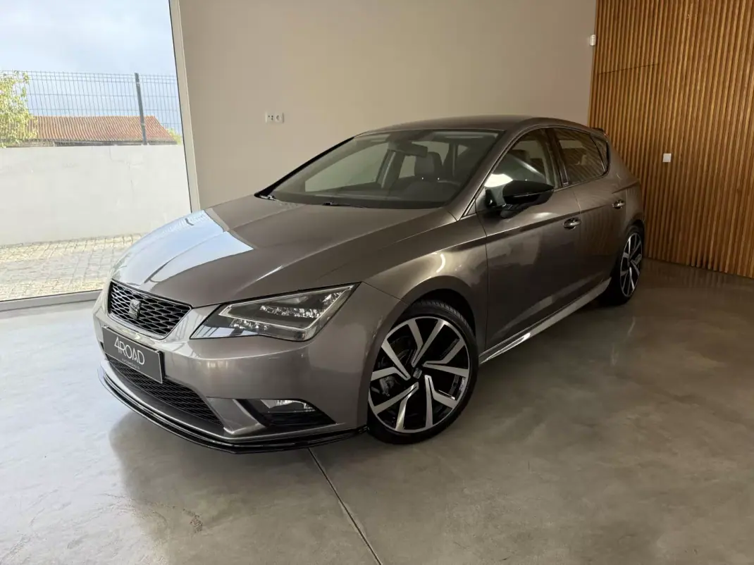 SEAT Leon 2015 - 14000 EUR, 181000 km - AUTO.MOTO.pt - 181000km - foto 1 de 92