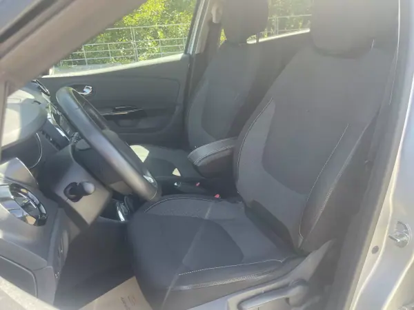 Renault Captur 2016 - 14000 EUR, 25000 km - 25000km - foto 11 de 12