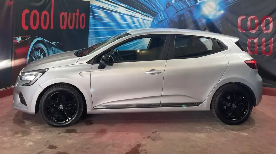 Renault Clio 2019 - 14480 EUR, 30000 km - AUTO.MOTO.pt - 30000km - foto 3 de 50