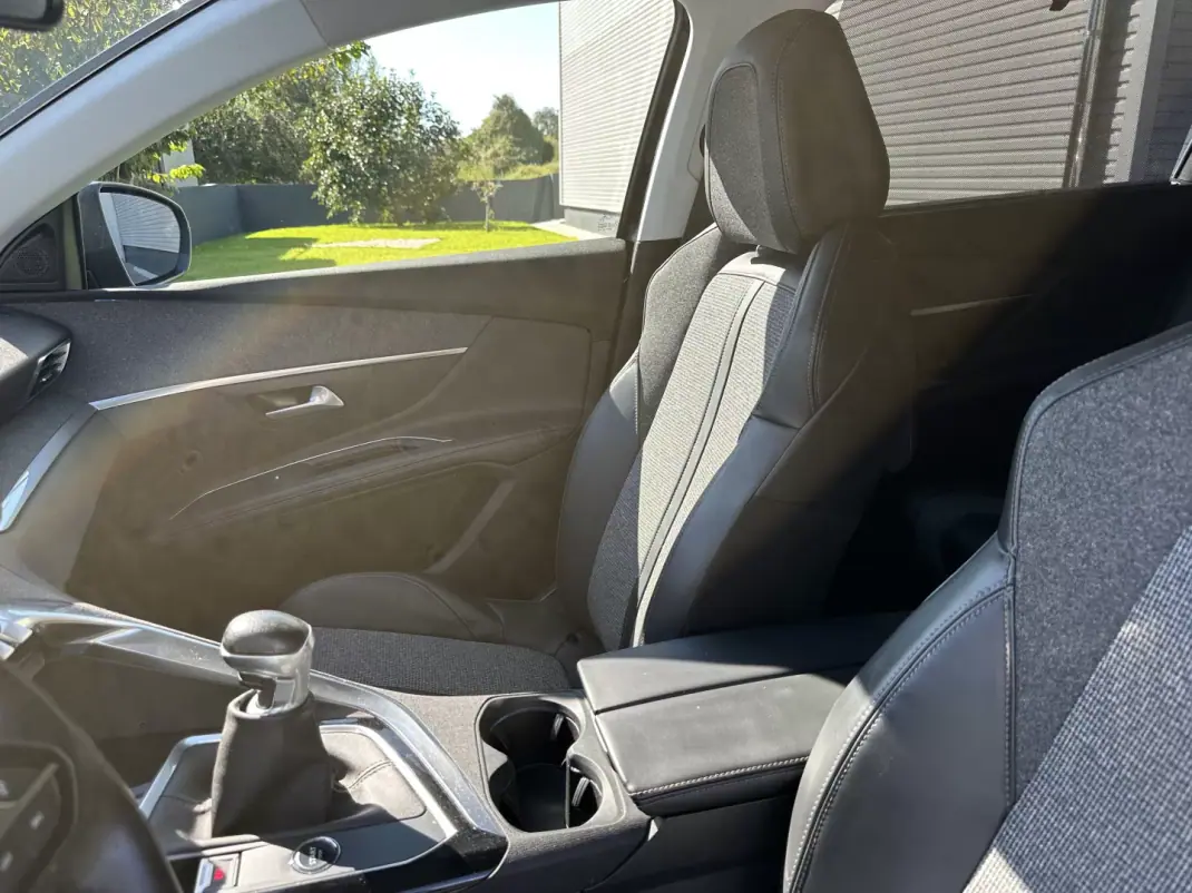 Peugeot 5008 2018 - 14900 EUR, 190000 km - 190000km - foto 68 de 73