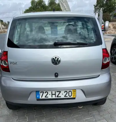 Volkswagen Fox 2009 - 2750 EUR, 240000 km - AUTO.MOTO.pt - 240000km - foto 3 de 9