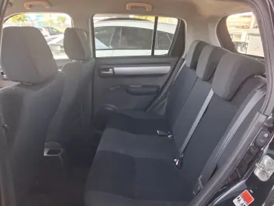 Suzuki Swift 2008 - 4750 EUR, 305000 km - AUTO.MOTO.pt - 305000km - foto 13 de 14