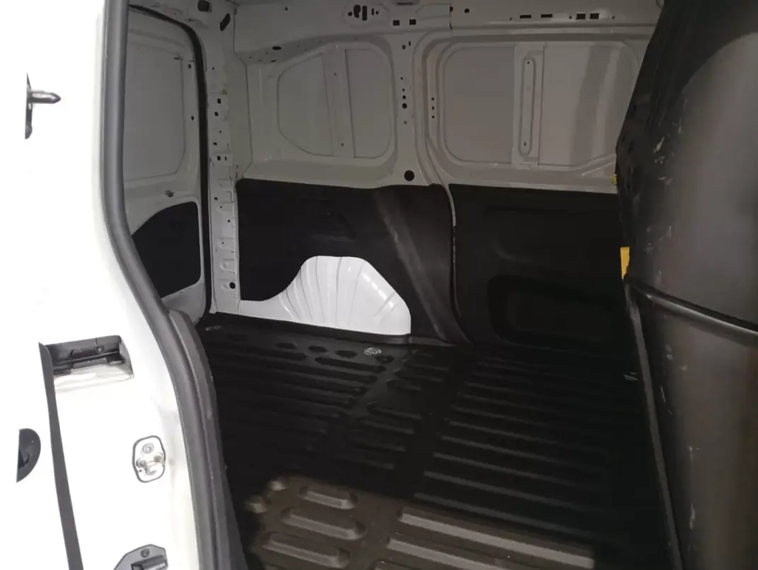 Citroën BERLINGO 1.6hdi 3L AUTOMATICA 2021 - 15750 EUR, 109000 km - AUTO.MOTO.pt - 109000km - foto 12 de 13