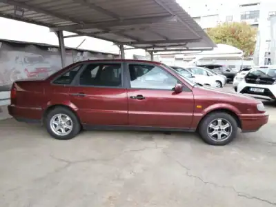 Volkswagen Passat 1994 - 2250 EUR, 333645 km - AUTO.MOTO.pt - 333645km - foto 4 de 13