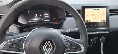 Renault Clio 2024 — foto 2 de 14