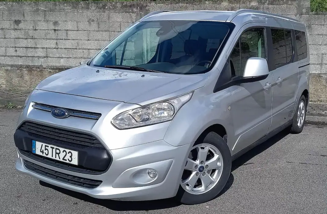 Ford Tourneo Connect 2017 - 15990 EUR, 137396 km - AUTO.MOTO.pt - 137396km - foto 1 de 19