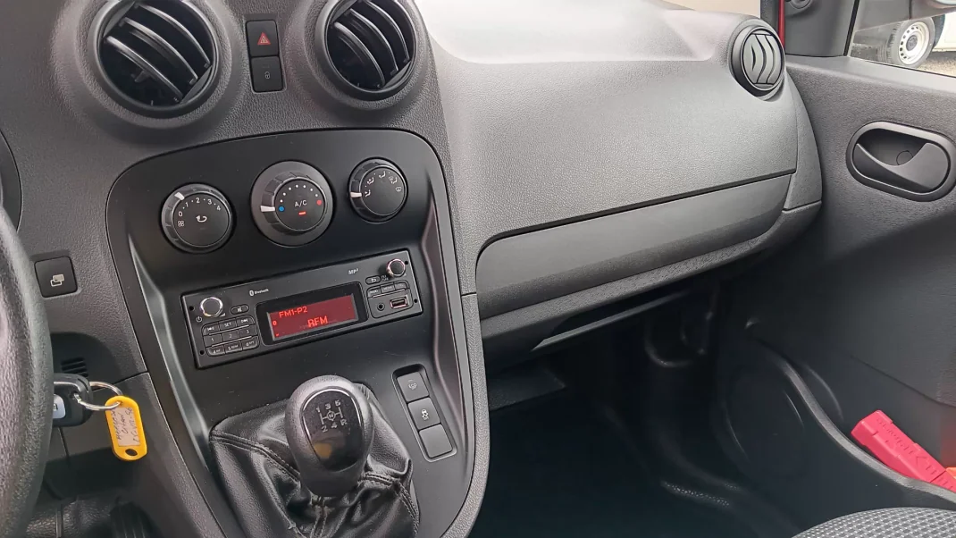 Mercedes-Benz Citan 108 CDI 2018 - 12300 EUR, 161063 km - AUTO.MOTO.pt - 161063km - foto 12 de 15