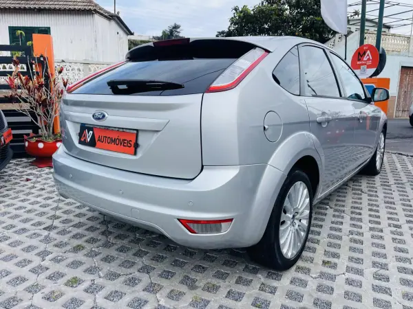 Ford Focus 2010 - 5950 EUR, 213699 km - AUTO.MOTO.pt - 213699km - foto 7 de 12