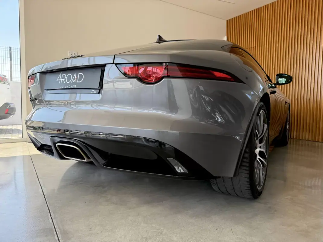 Jaguar F-Type 2018 - 46000 EUR, 64300 km - AUTO.MOTO.pt - 64300km - foto 71 de 135