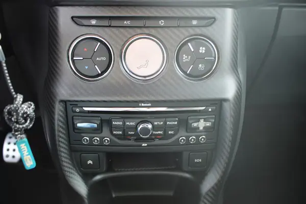 Citroën DS3 2012 - 16900 EUR, 52000 km - AUTO.MOTO.pt - 52000km - foto 29 de 33