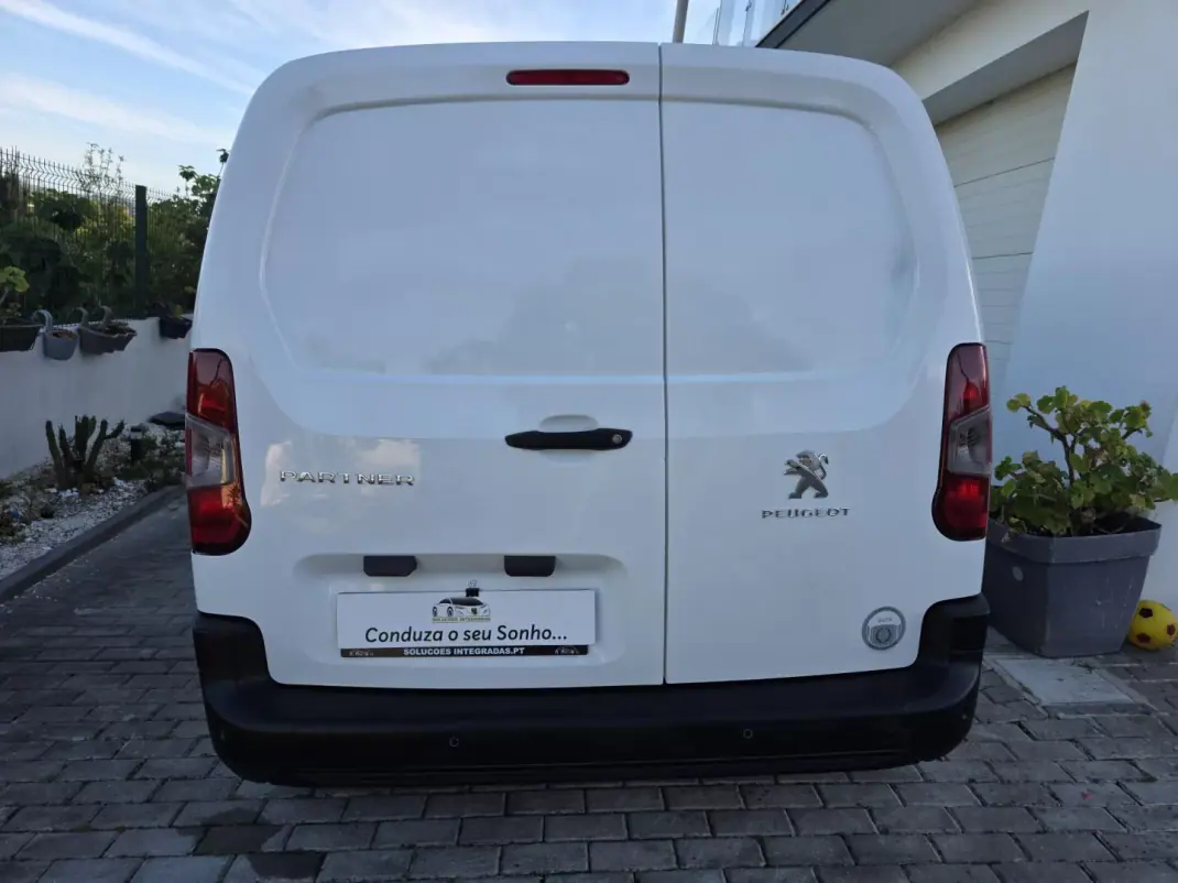 Peugeot Partner 2019 - 14900 EUR, 73560 km - AUTO.MOTO.pt - 73560km - foto 34 de 52