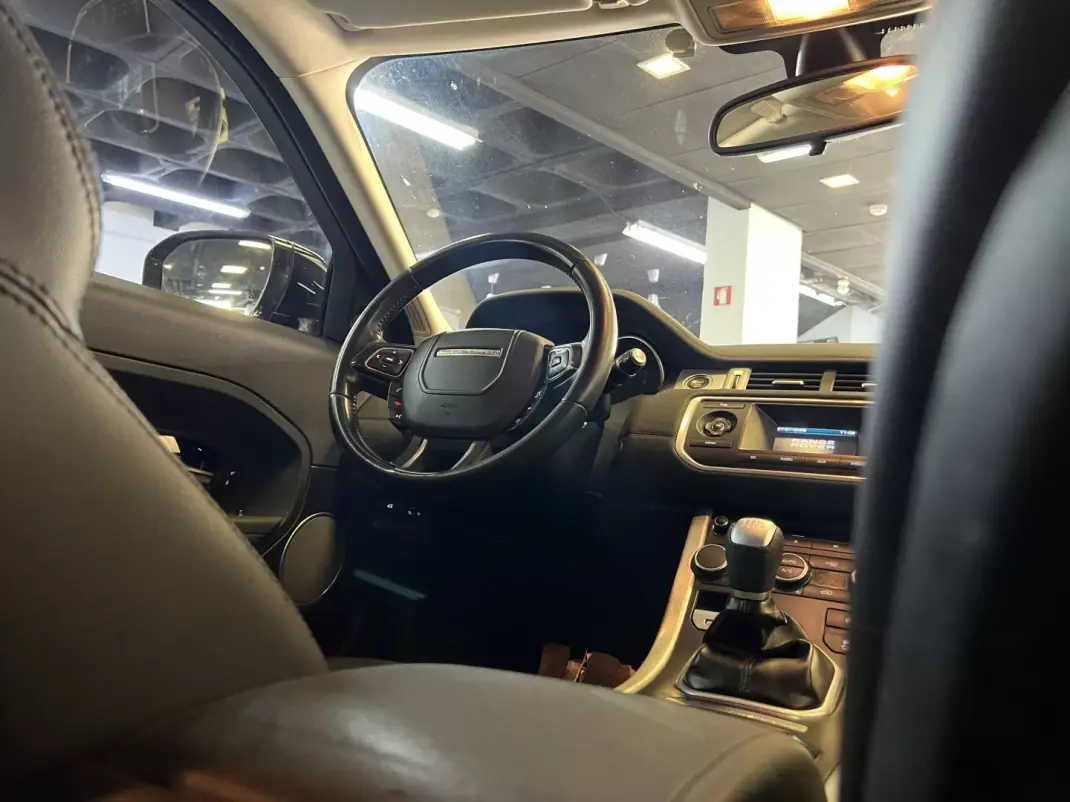 Land Rover Range Rover Evoque 2012 - 17990 EUR, 235000 km - 235000km - foto 17 de 51