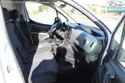 Citroën BERLINGO 1.6 BLUE HDI (Fibrada) 3L 100 CV 2018 - 10500 EUR, 186000 km - AUTO.MOTO.pt - 186000km - foto 6 de 18