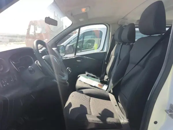 Renault Trafic 2020 - 23900 EUR, 155537 km - AUTO.MOTO.pt - 155537km - foto 3 de 7