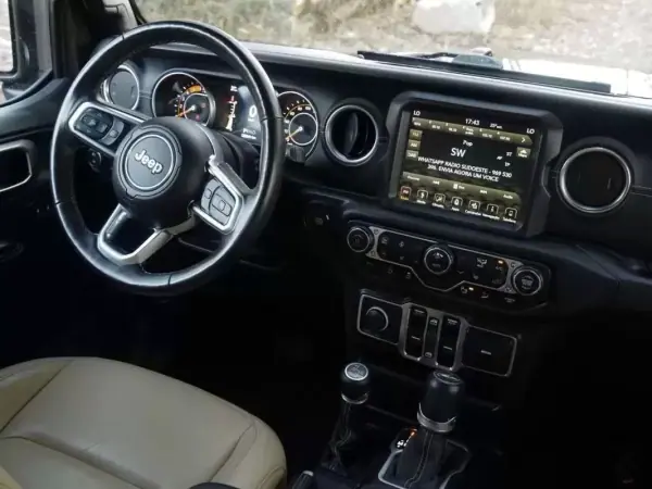 Jeep Wrangler Unlimited 2019 - 62900 EUR, 123841 km - AUTO.MOTO.pt - 123841km - foto 7 de 15