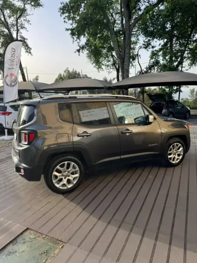 Jeep Renegade 2016 - 13900 EUR, 187700 km - AUTO.MOTO.pt - 187700km - foto 4 de 13