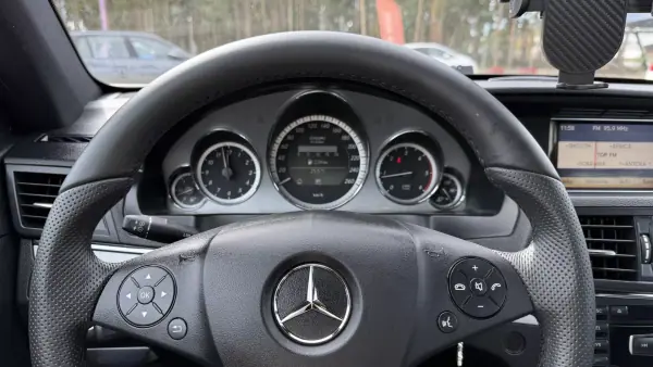 Mercedes-Benz E 250 2010 - 17000 EUR, 0 km - AUTO.MOTO.pt - foto 18 de 56