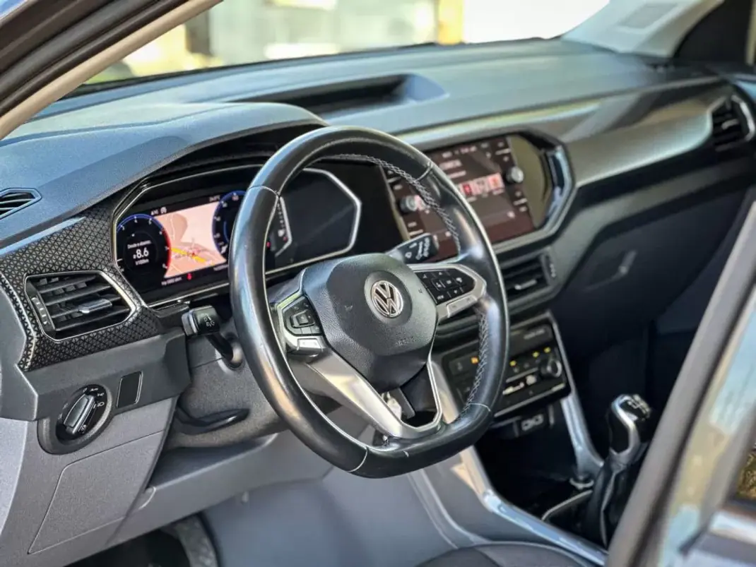 Volkswagen T-Cross 2019 - 15990 EUR, 140000 km - AUTO.MOTO.pt - 140000km - foto 5 de 12