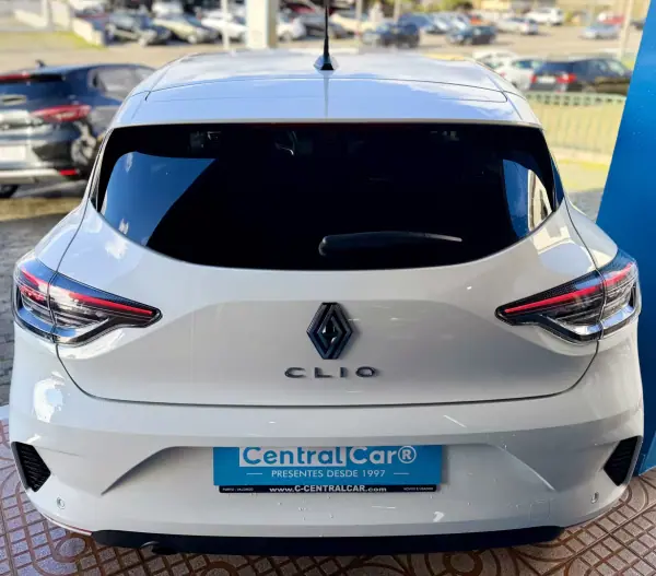 Renault Clio 2024 - 16950 EUR, 21000 km - AUTO.MOTO.pt - 21000km - foto 10 de 25