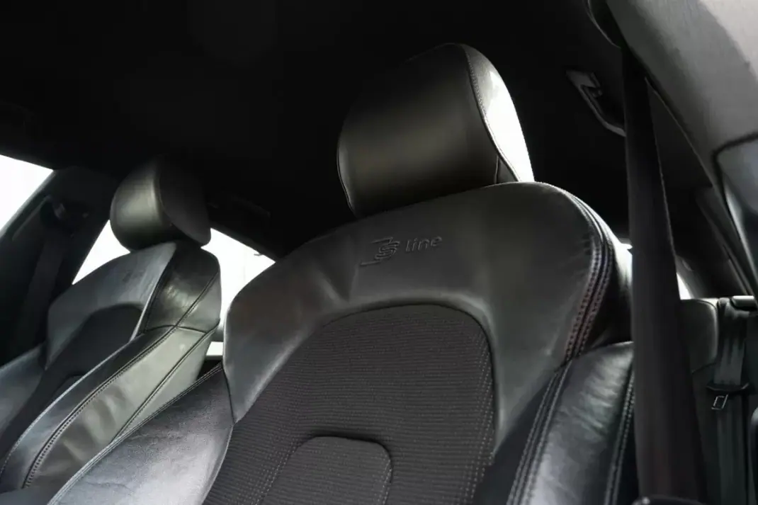 Audi A5 Sportback 2009 - 11900 EUR, 270425 km - AUTO.MOTO.pt - 270425km - foto 14 de 25