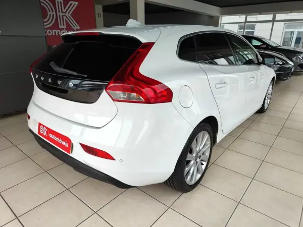 Volvo V40 2013 - 7750 EUR, 298000 km - AUTO.MOTO.pt - 298000km - foto 13 de 36