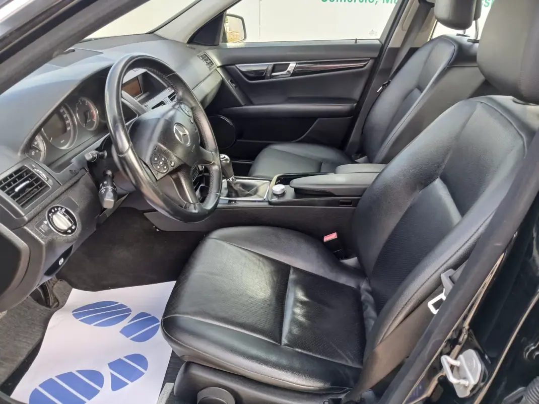 Mercedes-Benz C 200 2010 - 10250 EUR, 208074 km - AUTO.MOTO.pt - 208074km - foto 12 de 23