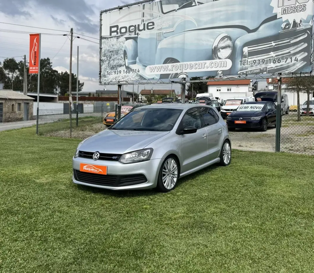 Volkswagen Polo 2013 - 12900 EUR, 150000 km - AUTO.MOTO.pt - 150000km - foto 1 de 13