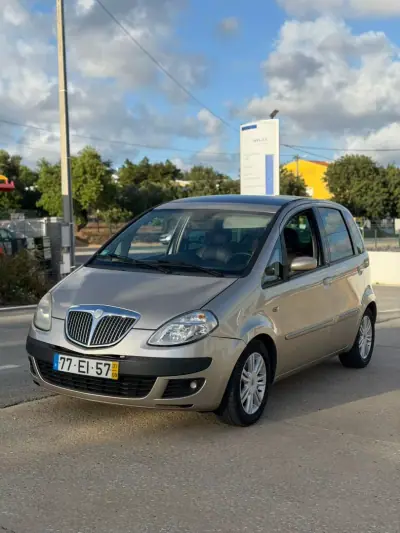 Lancia Musa 2007 - 5900 EUR, 128702 km - AUTO.MOTO.pt - 128702km - foto 2 de 9