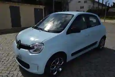 Renault Twingo 2024 - 13000 EUR, 28000 km - AUTO.MOTO.pt - 28000km - foto 2 de 12