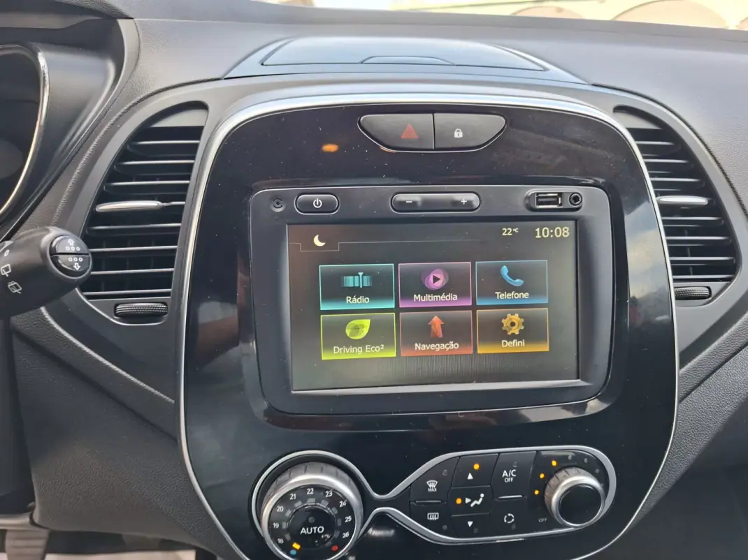 Renault Captur 2019 - 13350 EUR, 79800 km - AUTO.MOTO.pt - 79800km - foto 23 de 27