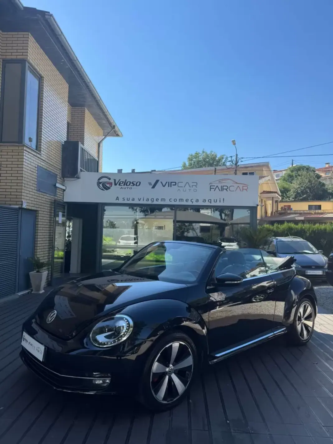 Volkswagen New Beetle Cabriolet 2014 - 27500 EUR, 99600 km - 99600km - foto 9 de 11