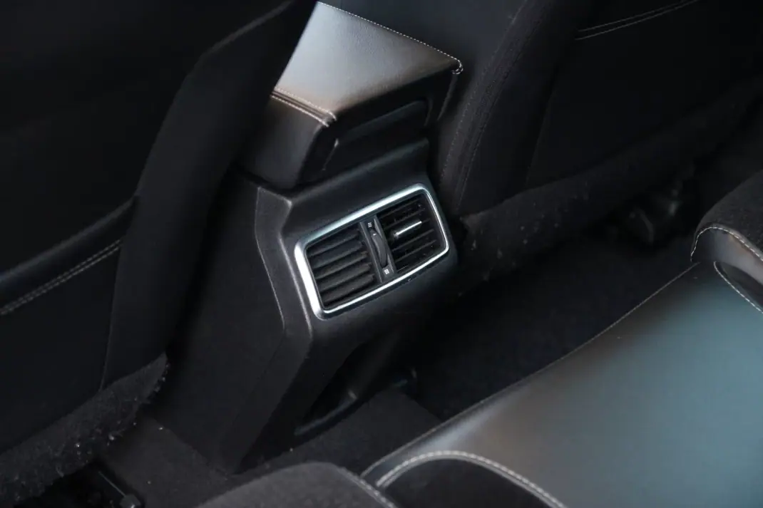 Renault Mégane 2019 - 13990 EUR, 167000 km - AUTO.MOTO.pt - 167000km - foto 33 de 33